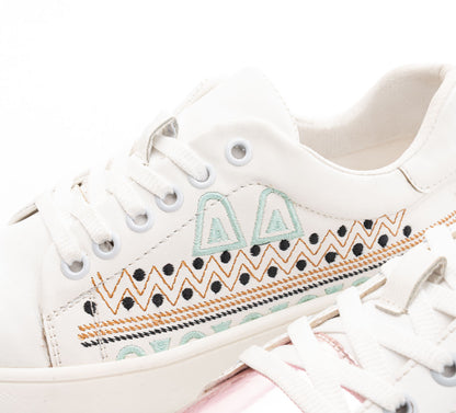 White Sneakere For Women